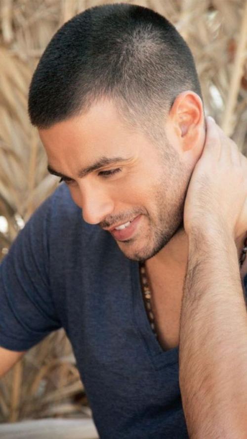 Прически на короткие волосы мужские. Прически для мужчин с короткими волосами