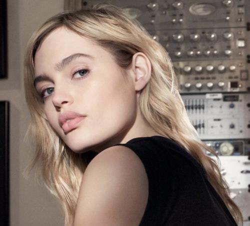 Как правильно наносить тональный крем, чтобы скрыть недостатки. Важно знать: как наносить тональный крем?