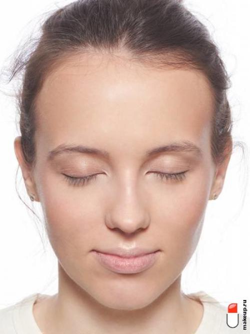 Что наносить на лицо перед тональным кремом. Порядок нанесения макияжа: 6 шагов