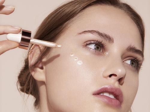 Как нанести тональный крем, чтобы он был незаметен. Правила «незаметного» нанесения тонального крема