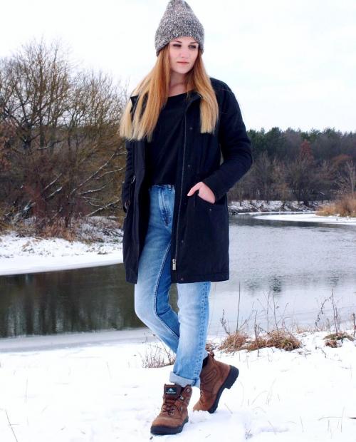 Зимний образ с черным пуховиком. Стильные образы с женской черной курткой: зимние идеи и яркие аксессуары