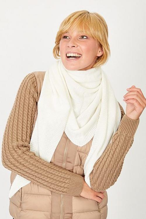 С чем носить черный пуховик. Черный пуховик: 10 беспроигрышных образов на каждый день 13