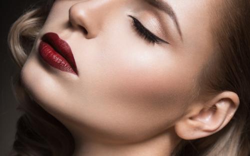 Как подготовить кожу к нанесению тонального крема. Как правильно наносить тональный крем