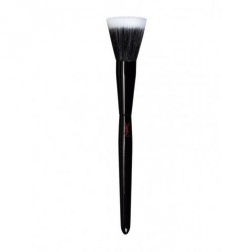 Как наносить тональный крем кистью. Как наносить тональную основу кистью?