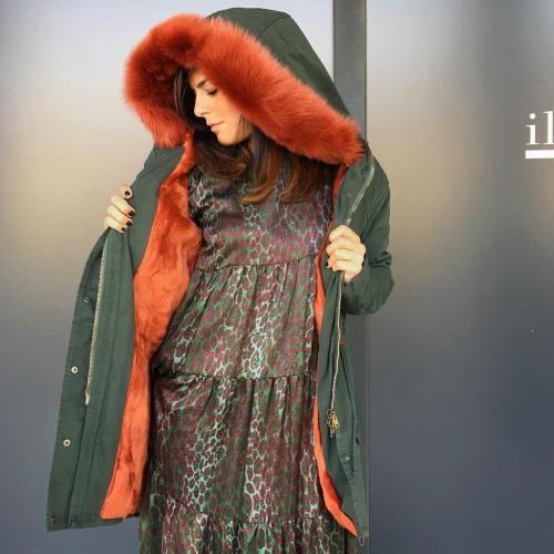 С чем носить зеленую куртку. Женская зеленая куртка: модные сочетания на сезон осень-зима