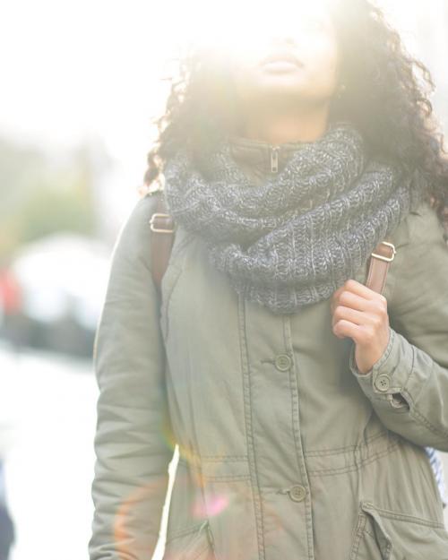 С чем носить зеленую куртку. Женская зеленая куртка: модные сочетания на сезон осень-зима