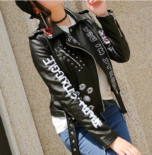 Стёганые куртки весной 2022. Основные тренды на куртки на весну 2022 34