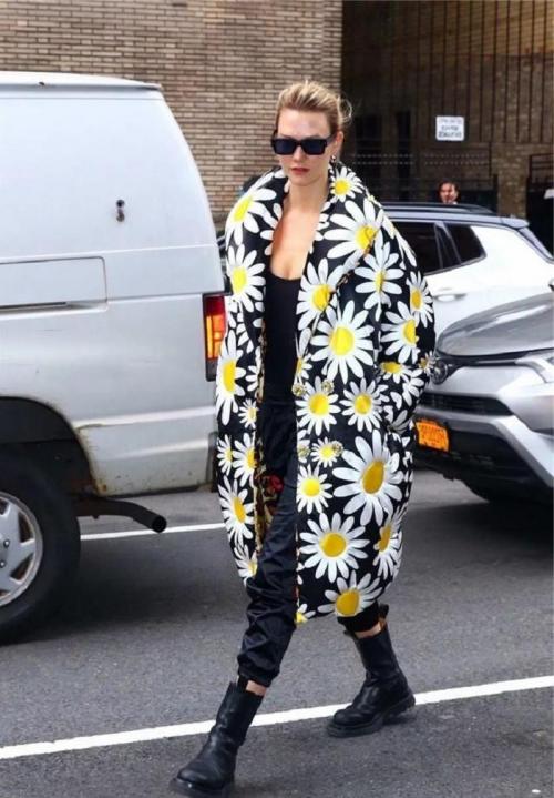 С чем носить дутую куртку monki. Самые модные модели дутых курток monki 14