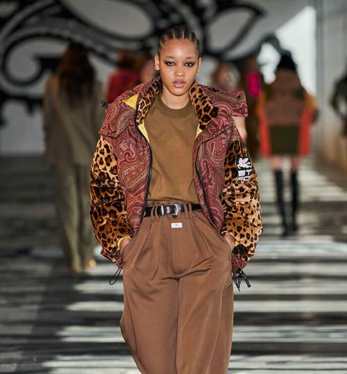 Стеганые куртки женские 2022. Модные фасоны курток на 2022 год