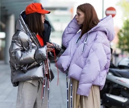 С чем носить куртку в 2022 году. Модные фасоны курток на 2022 год 11