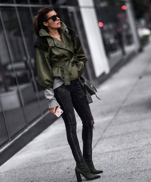 С чем носить куртку в 2022 году. Модные фасоны курток на 2022 год