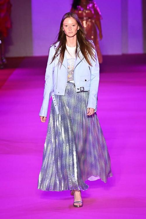 Какие куртки модные в 2022 году. Модные куртки весна 2022: фото самых трендовых моделей