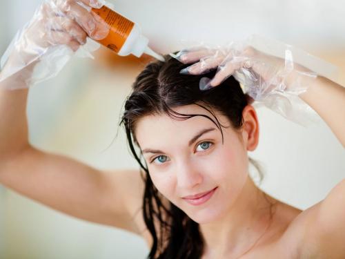 Сделать из себя блондинку за один раз: простой способ без осветления 09