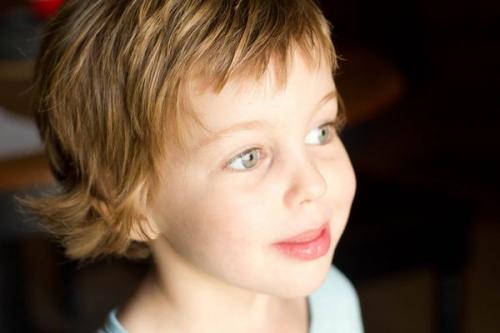 Детские прически на короткие волосы. Косичка-выручалочка 32 Детские прически на короткие волосы. Косичка-выручалочка 32