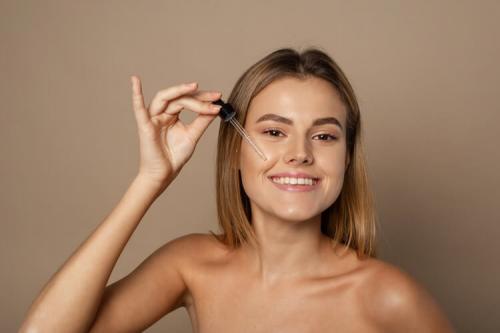 Лук на подкожный прыщ. Особенности лечения подкожных прыщей