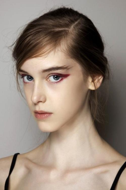 Цвет бургунди помада. Как использовать декоративную косметику цвета бургунди?