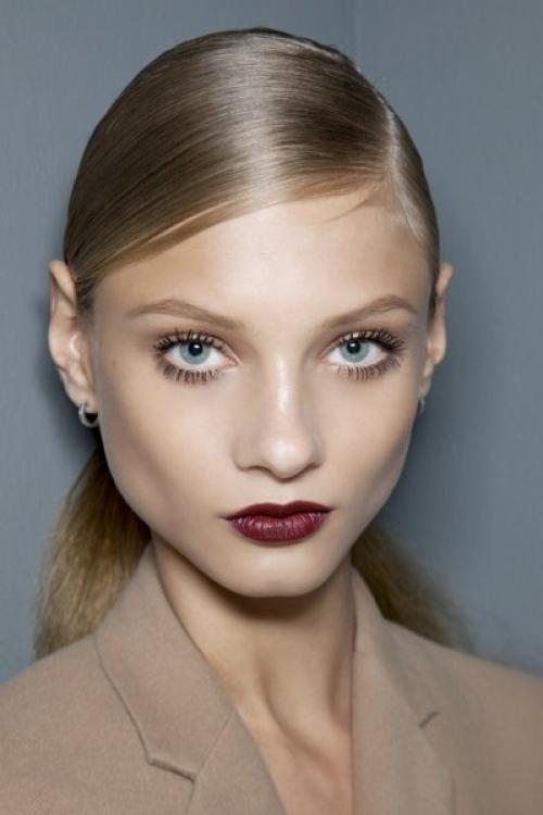 Цвет бургунди помада. Как использовать декоративную косметику цвета бургунди?