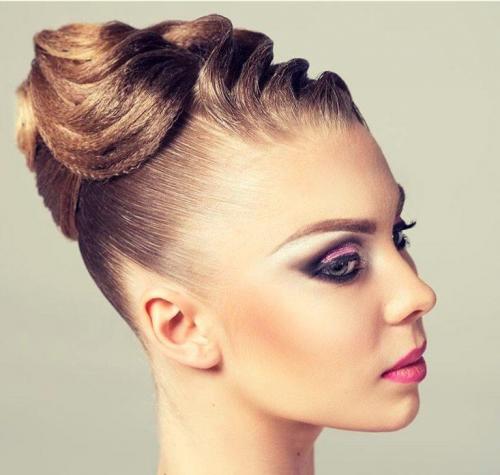 Прически на бальные танцы девочкам. Прически для бальных танцев для девочек