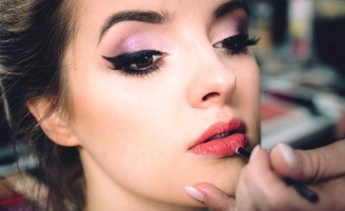 Макияж пошагово. Пошаговый макияж для начинающих: советы и рекомендации