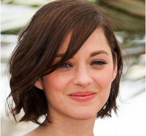 Каре с челкой блонд. Кому подойдет 13 Каре с челкой блонд. Кому подойдет 13