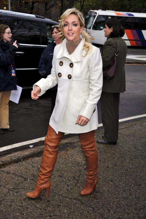 С чем носить ботфорты в текущем сезоне. С чем носить ботфорты в 2023: 47 модных образов с разной одеждой 13