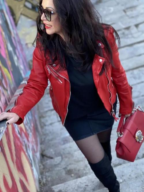 Можно ли носить ботфорты в 50 лет. Ботфорты для тех, кому за 50: стоит ли носить сапоги выше колена зрелым женщинам и как это делать стильно