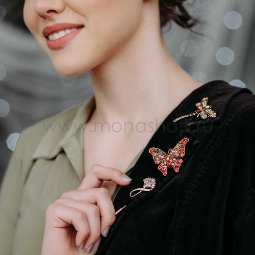 Как выбрать ювелирные украшения для платья-макси. О давней дружбе длинного платья и бижутерии