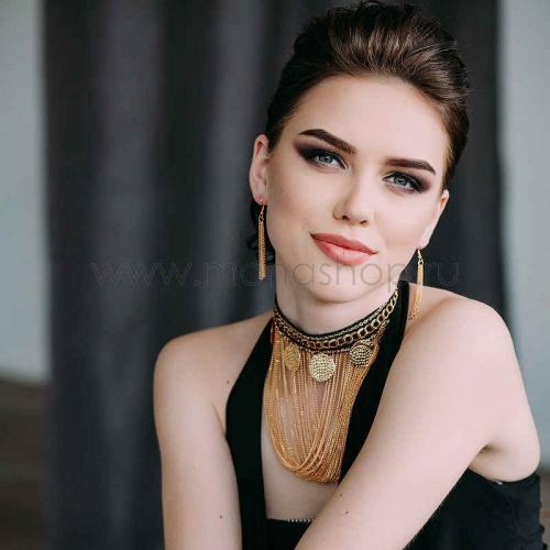 Как выбрать ювелирные украшения для платья-макси. О давней дружбе длинного платья и бижутерии