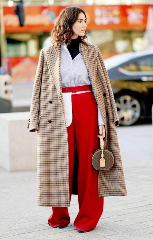 Отличный стиль: как правильно сочетать куртку с воротником и на пуговицах 01