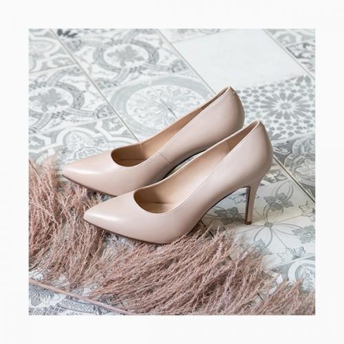 Какие средства можно использовать для чистки обуви летом. Применяйте обувную косметику