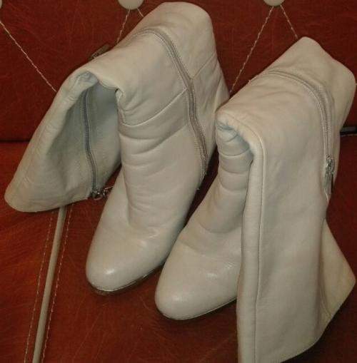 Как избежать появления пятен на цветной кожевой обуви. Цвет настроения бежевый. Уход за сапогами.