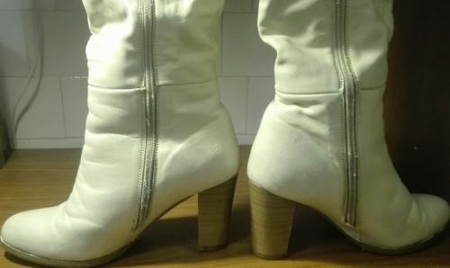 Как избежать появления пятен на цветной кожевой обуви. Цвет настроения бежевый. Уход за сапогами.