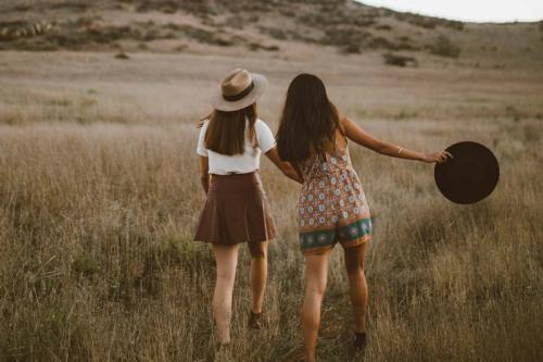 Как влияет совместимость имен на отношения с окружающими. Из каких женщин получаются лучшие подруги