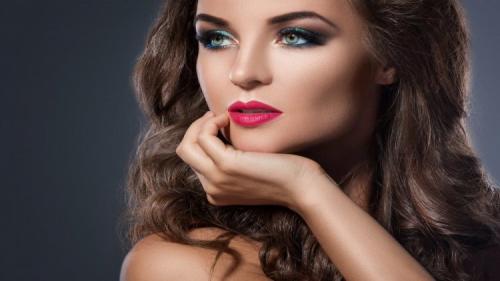 Откройте для себя новый уровень красоты с карандашом для глаз ALERT 16