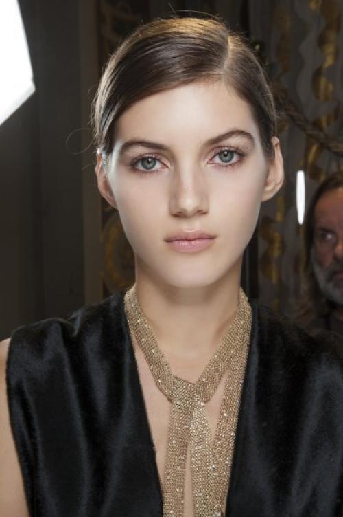 Круглые миндалевидные глаза. Правила макияжа для миндалевидных глаз