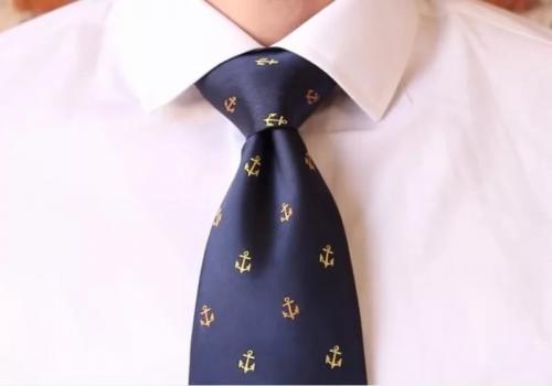 Как изменить вид узла мужского галстука в зависимости от стиля одежды. Популярные способы завязывания тонкого галстука, особенности модели