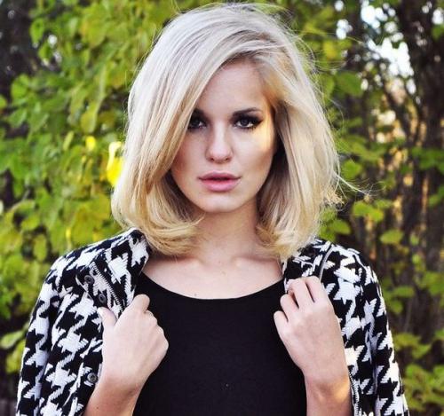 Откройте для себя новую эру стрижки блондинок с челкой 08