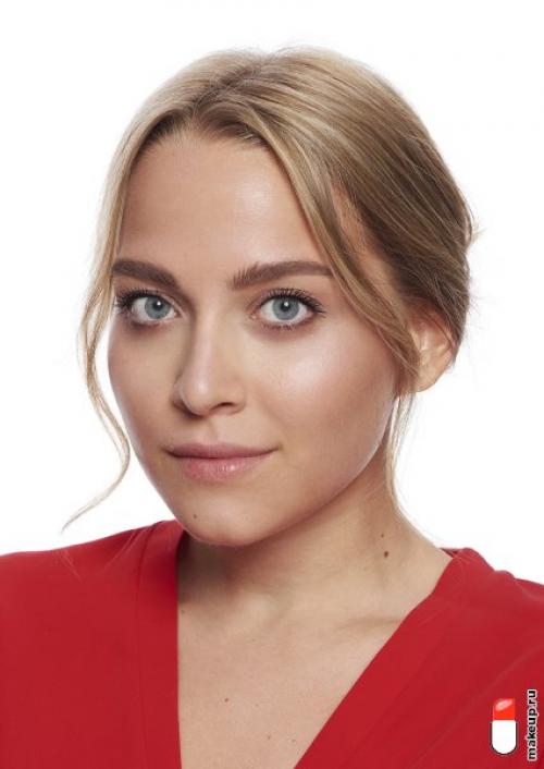 Макияж для серо-голубых глаз и русых волос пошагово. Макияж для серых глаз: идеи и инструкции