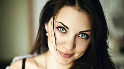 Макияж под разный цвет глаз и волос. Разновидности макияжа для карих глаз 12