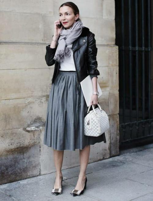 С чем носить косуху женщине 40 лет. Как носить куртку-косуху с платьями и юбками в 2021 году женщинам за 45