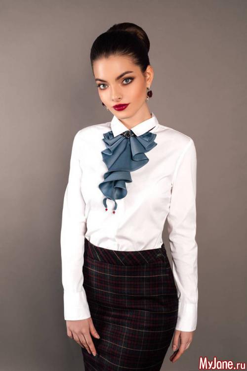 Как выбрать женский галстук под определённую одежду. На что обратить внимание при выборе женского галстука? Современные женские галстуки могут быть сколь угодно разнообразными: как однотонными, так и в клетку, в полоску, в горошек, с цветами и с самыми разнообразными рисунками. Более того, все чаще и чаще в продаже можно увидеть галстуки с бесподобными вышивками, а также изготовленные в стиле батик варианты!