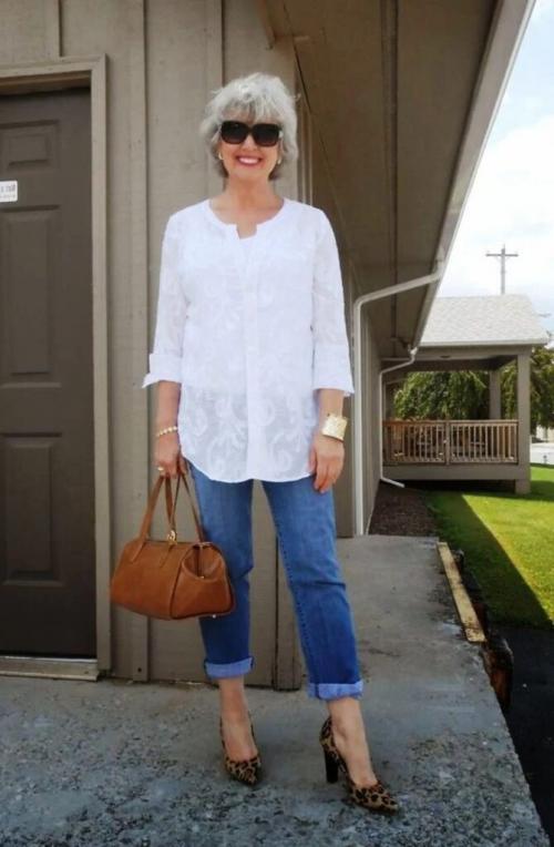 7 способов носить джинсы в 50 лет. Эвелина Хромченко объяснила взрослым женщинам, как носить джинсы после 50 лет и не выглядеть дешево