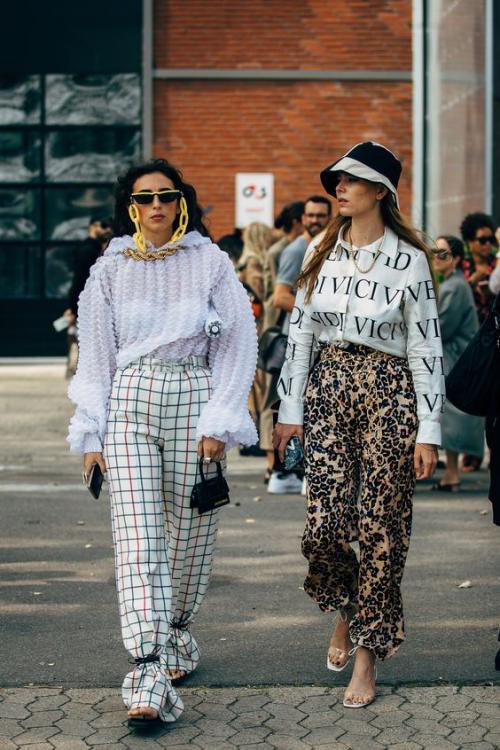 С чем носить модные ботфорты осень-зима 2021-2022. С чем носить ботфорты: модные сочетания 2021/2022 18 С чем носить модные ботфорты осень-зима 2021-2022. С чем носить ботфорты: модные сочетания 2021/2022 18