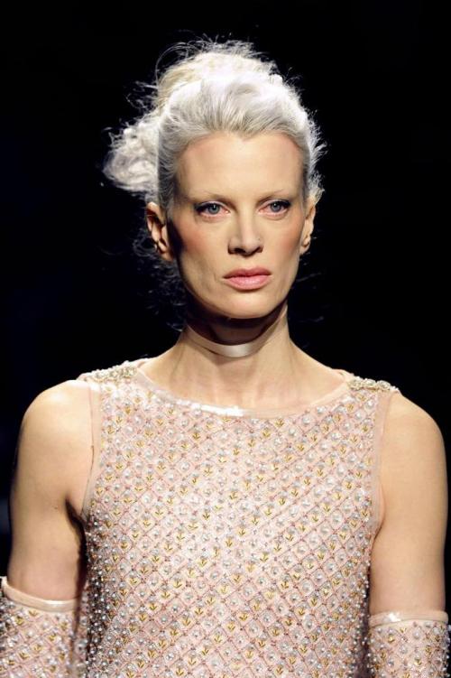 Окрашивание волос в седой цвет. Особенности цвета 23 Окрашивание волос в седой цвет. Особенности цвета 23