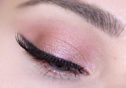 Макияж глаз тенями. Макияж тенями — этапы создания образа, правила нанесения и грамотное сочетание теней (110 фото)