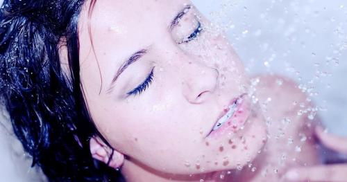 Ванна с медом в домашних условиях. Как приготовить и принимать целебные ванны с медом и молоком? 01