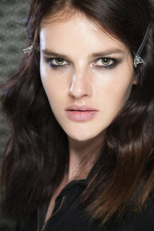 Как правильно подобрать макияж для своей внешности. Азбучные истины: как подобрать «свои» оттенки в макияже?