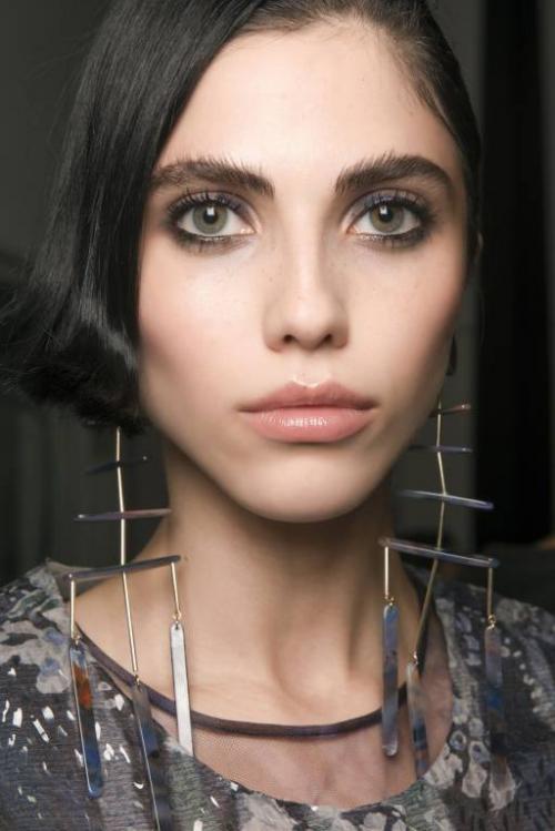 Как правильно подобрать макияж для своей внешности. Азбучные истины: как подобрать «свои» оттенки в макияже?