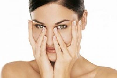 Как убрать темные круги под глазами быстро. Темные «круги» и «мешки» под глазами: в чем причина? 07