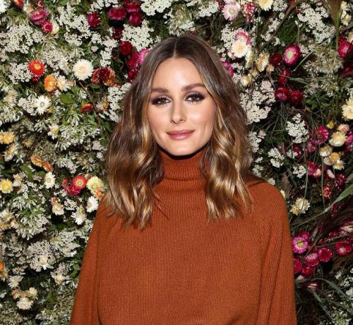 Удобные стрижки на средние волосы 2022. Прически на средние волосы 2022: 50+ идей с челкой и без